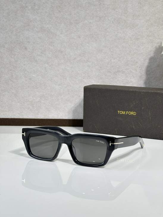 Picture of Tom Ford Sunglasses _SKUfw77361750fw